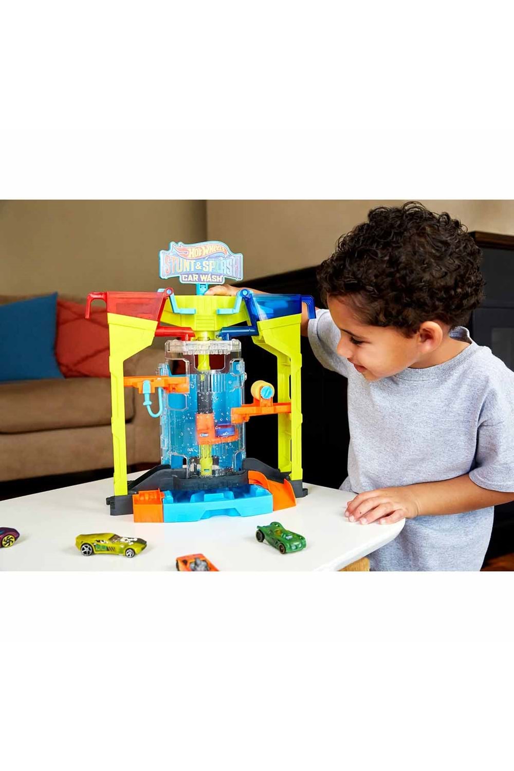 Hot Wheels Oto Yıkamada Renk Değiştirme GRW37