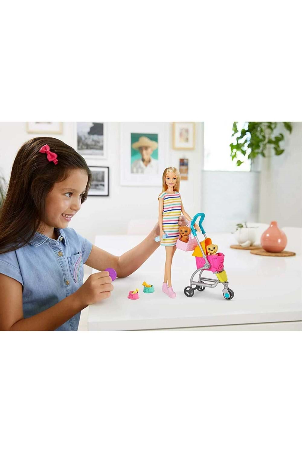 Barbie ve Köpekleri Geziyor Oyun Seti GHV92