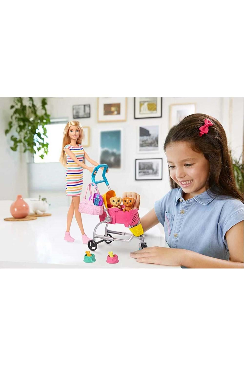 Barbie ve Köpekleri Geziyor Oyun Seti GHV92