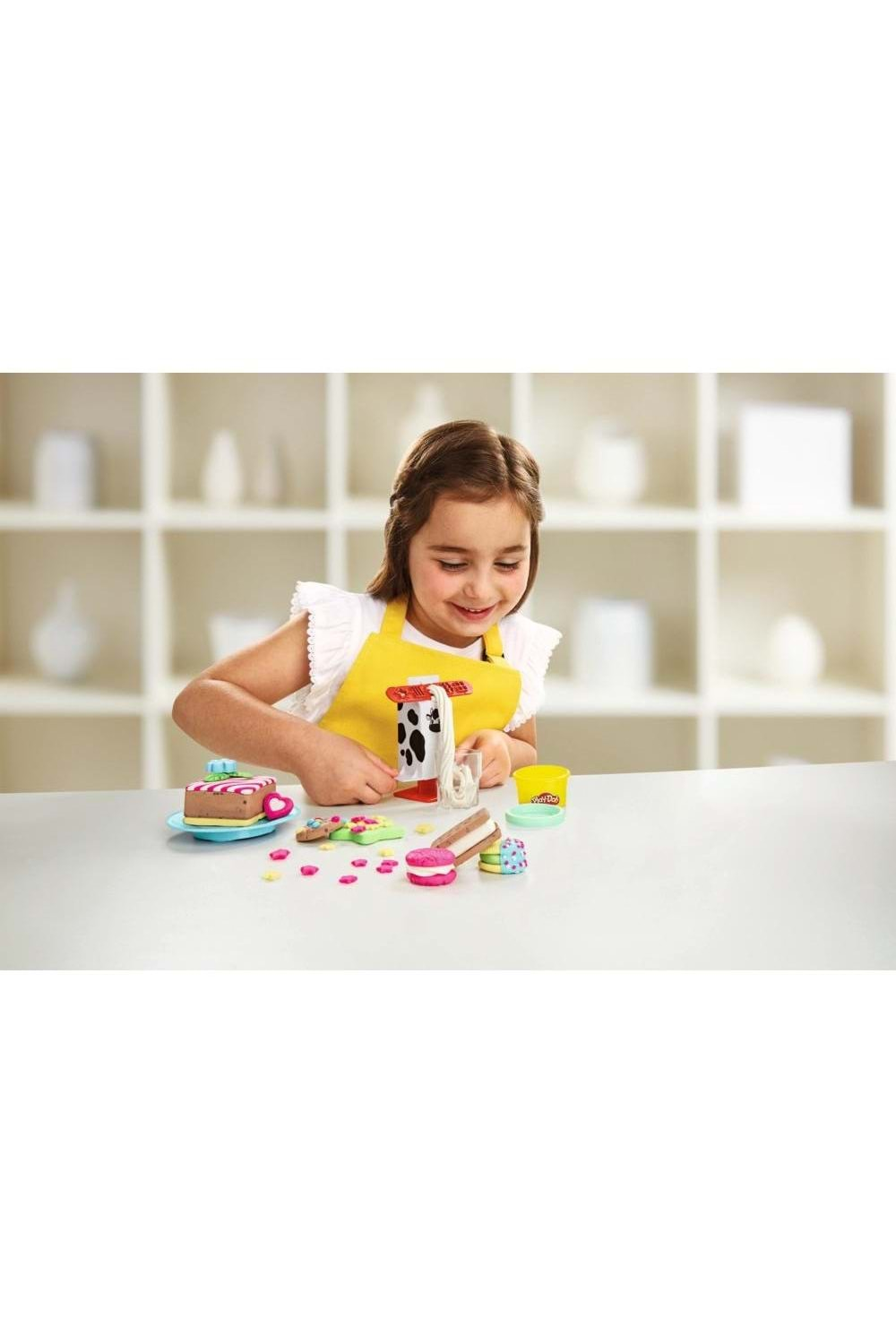 Play-Doh Mutfak Atölyesi Süt ve Kurabiye E5471