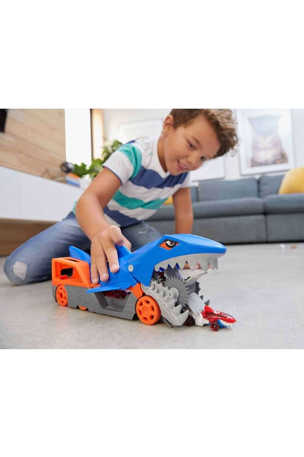 Hot Wheels Köpek Balığı Taşıyıcı GVG36