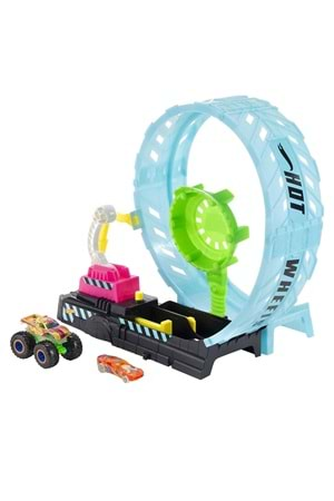 Hot Wheels Monster Trucks Karanlıkta Parlayan Çemberde Yarış HBN02