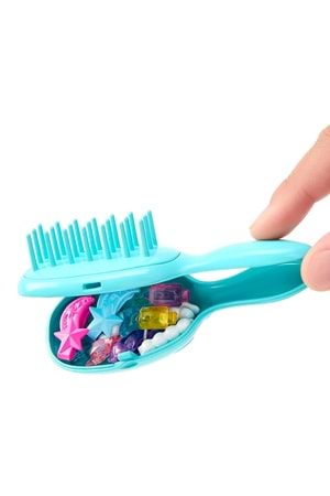 Barbie nin Renkli Saçlı Büstü ve Aksesuarları HMD82