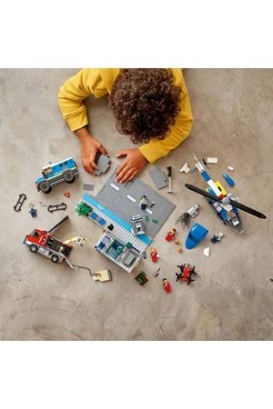 Lego City Bankada Polis Takibi 60317