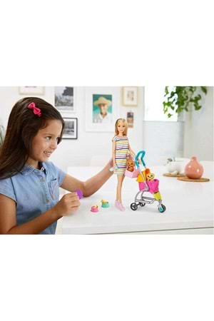 Barbie ve Köpekleri Geziyor Oyun Seti GHV92